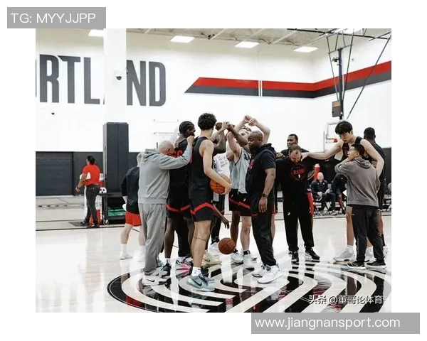 姚明大郅阿联早期NBA生涯对比杨瀚森的成长与成熟之路分析