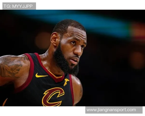 卡斯尔生涯最佳表现30分10板6助获詹姆斯亲笔签名球衣荣耀时刻