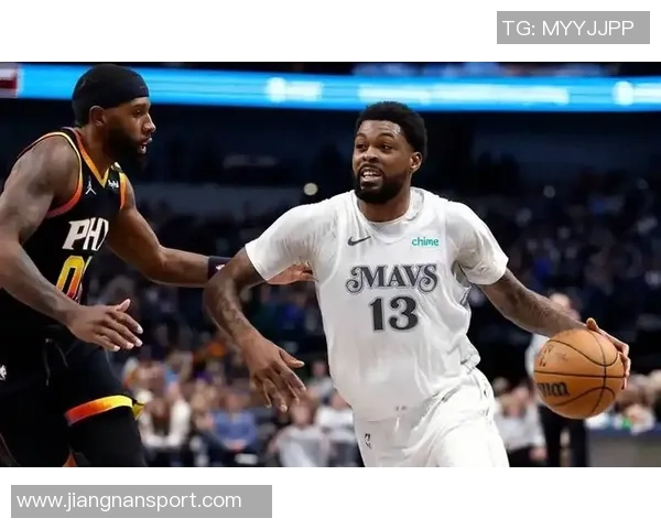 快船与独行侠半场激战哈登领衔快船领先克莱与马绍尔表现不俗