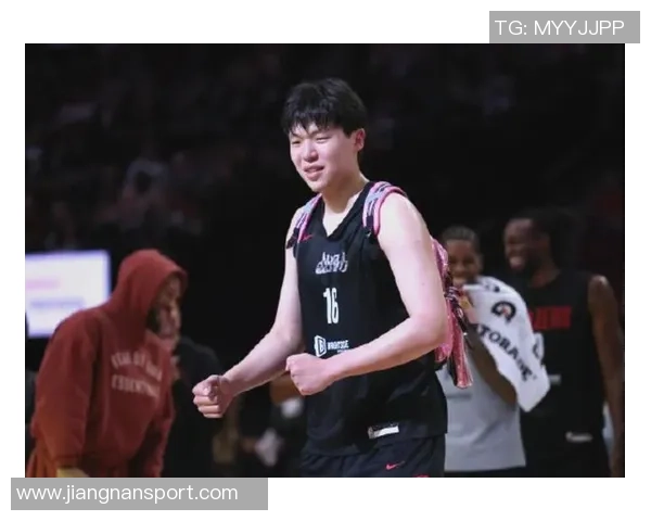 杨瀚森连续五场未获出场机会上次比赛已是十月份何时能重返赛场