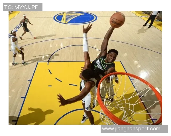 爱德华兹虽砍下30分5板却难救球队无力回天罚球表现出色8中7